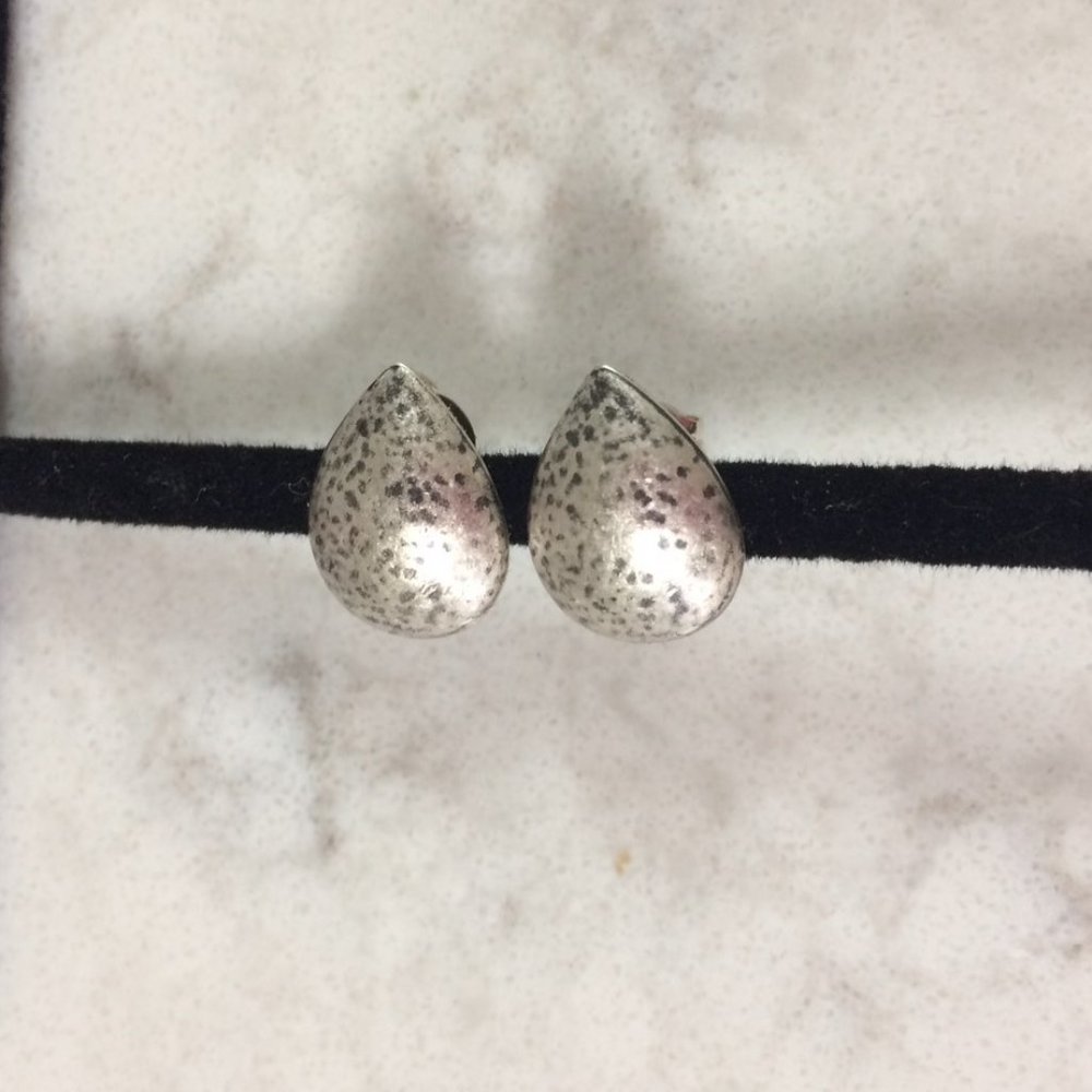 *New* Silpada Silver "Dew Drop" Hammered Earrings